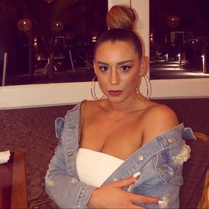 Meet your Posher, Ashley